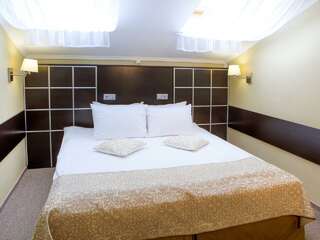 Гостиница Бест Вестерн Калуга Калуга Номер стандарт с 1 двуспальной кроватью (мансарда)-3