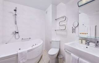 Гостиница Бест Вестерн Калуга Калуга 2-комнатный номер люкс-4